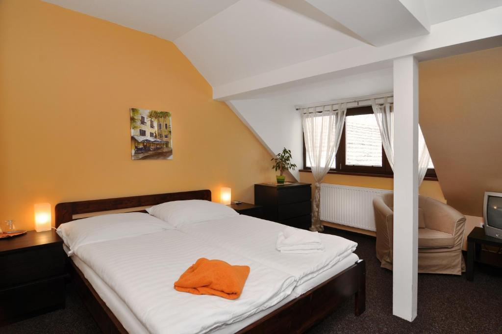 Hotel U Zlateho Byka Písek Dış mekan fotoğraf