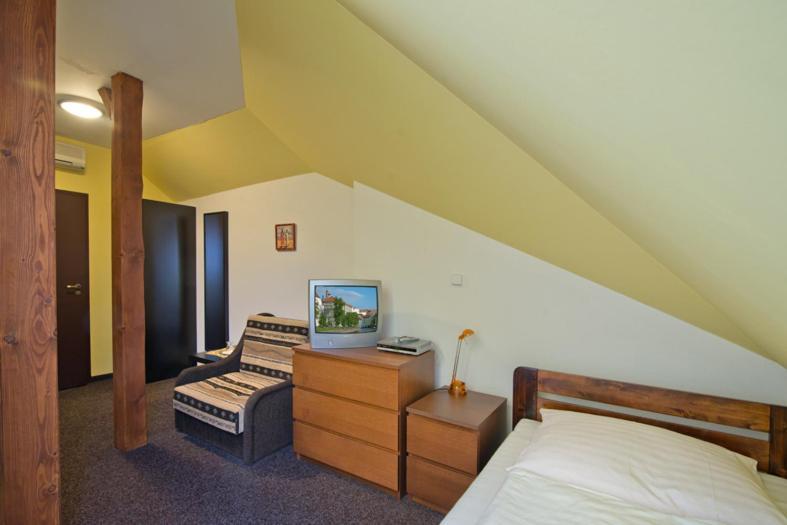 Hotel U Zlateho Byka Písek Oda fotoğraf