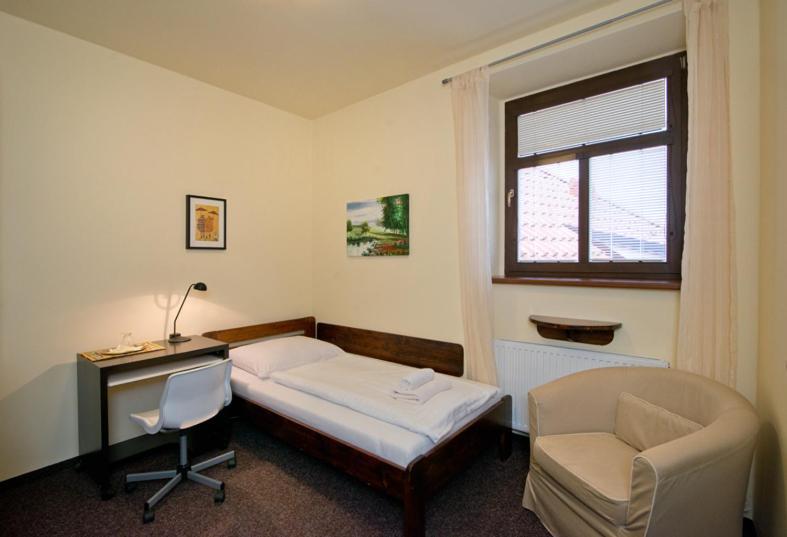 Hotel U Zlateho Byka Písek Oda fotoğraf