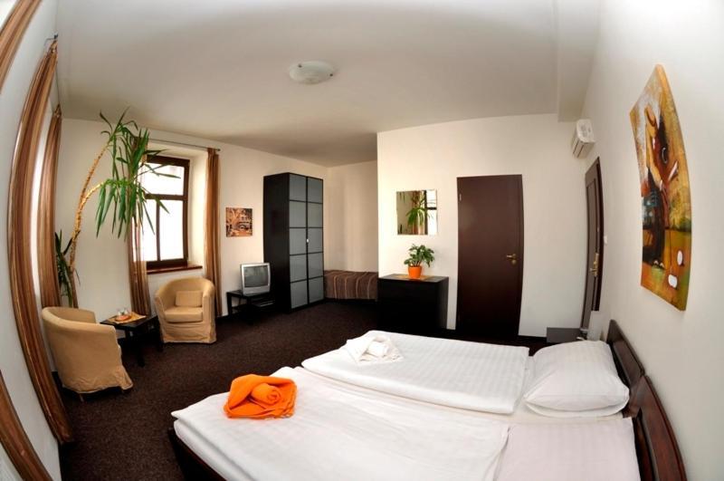 Hotel U Zlateho Byka Písek Dış mekan fotoğraf